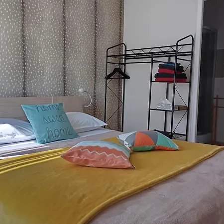 فندق مبيت وإفطار L'esprit De Famille - Chez Cathy Et Flo 3*